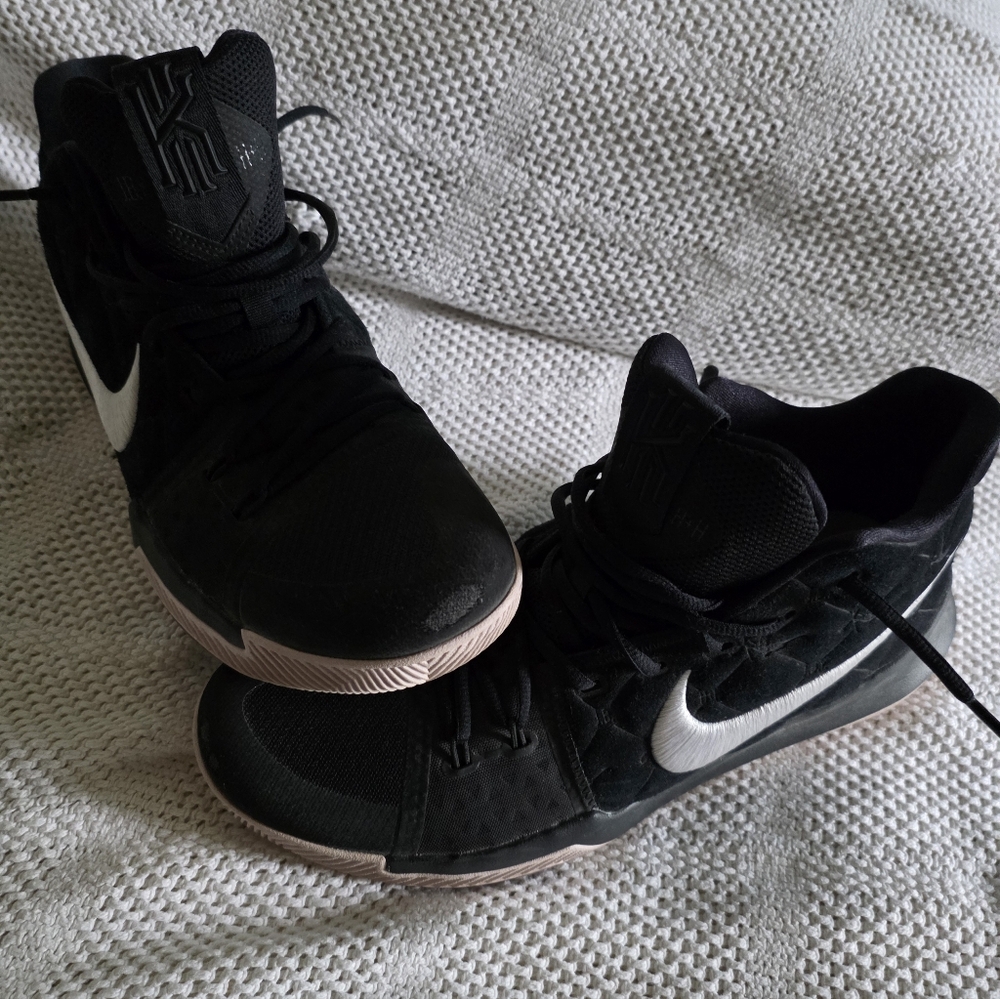 Nike Kyrie Irving Black Basketball Shoes
